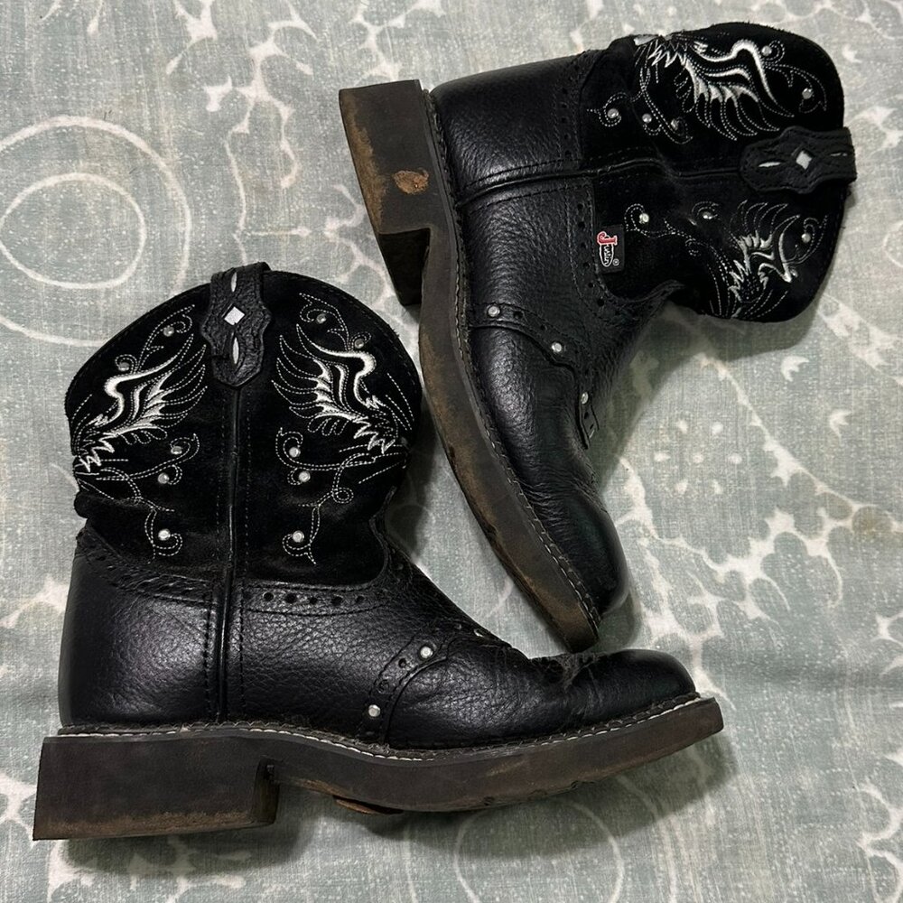 Justin Women's Gypsy Mandra Wide Square Toe Boots, 8 in. Black Leather Size 5.5B